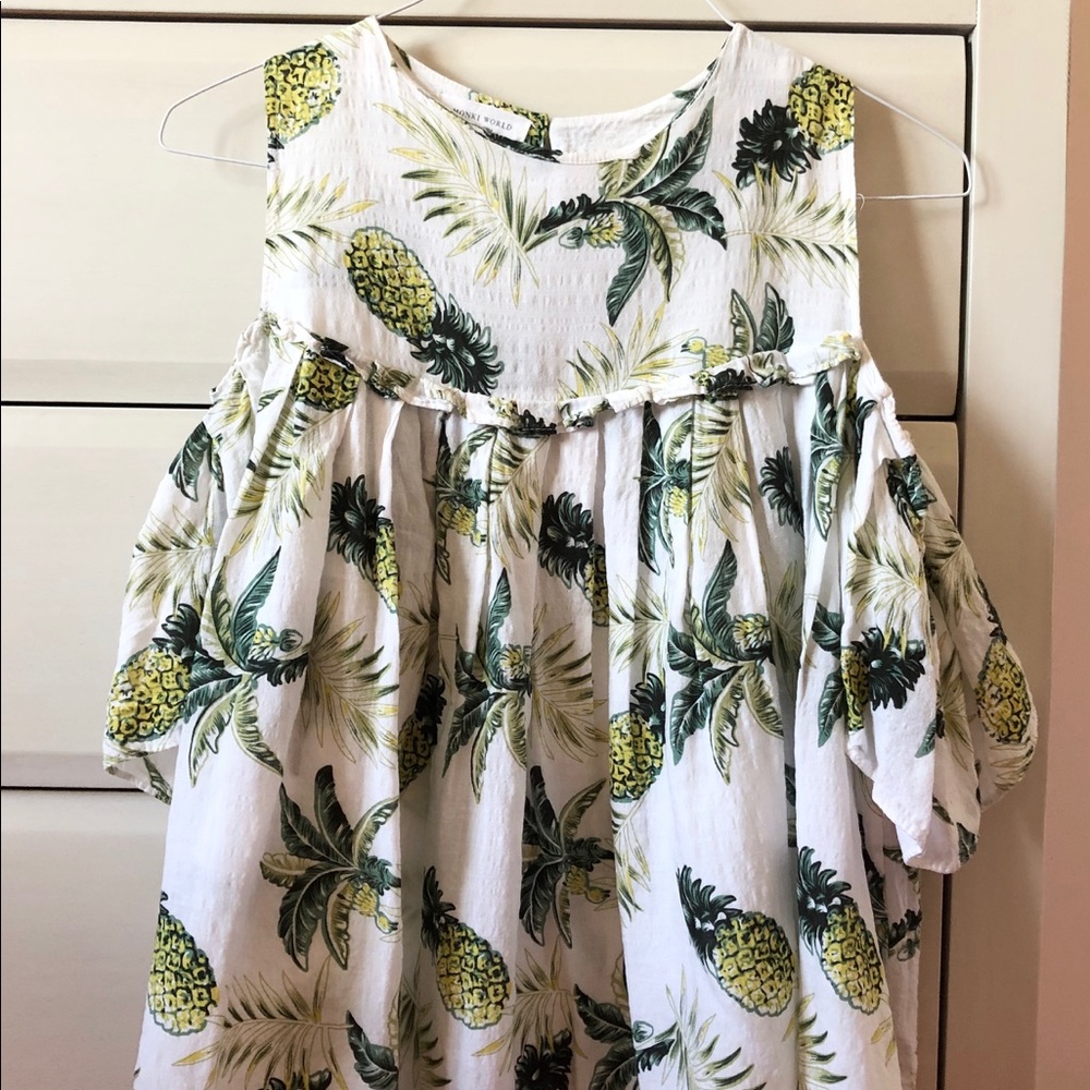 (SOLD) Women’s Monki Cold Shoulder Top w/ Ruffle Sleeves